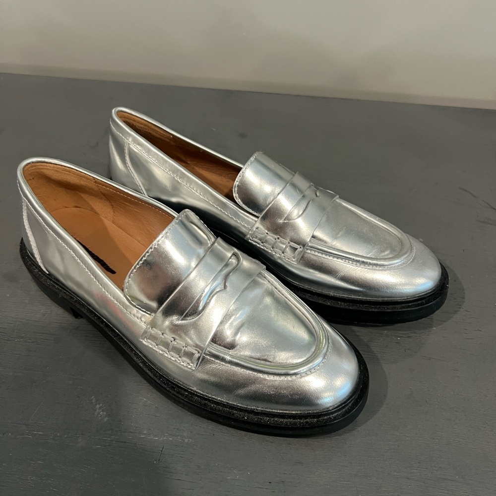 Madewell Silver Loafers Sleek Metallic Slip-Ons